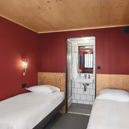 Eklo Marne La Vallee Hotel *